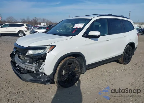 2021 Honda Pilot Awd Black Edition z USA, uszkodzony, nr VIN 5FNYF6H72MB067907